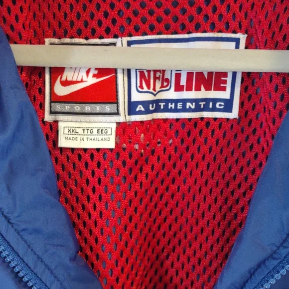 Vintage Patriots NFL brand windbreaker - Picture 2 of 8